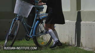 Молодая студентка хочет большего от своего учителя