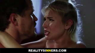 Cumming මත මහා පස්ස මගේ පියවර Sis - RealitySinners.com Cumming මත මහා පස්ස මගේ පියවර Sis - RealitySinners.com