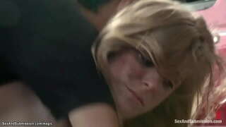 Sexy blondína Penny Pax návštevy šialený mechanik Tommy Pištole stretla v terapeut, ale on overpowers jej a šuká s obrovský penis celého svoj obchod Sexy blondína Penny Pax návštevy šialený mechanik Tommy Pištole stretla v terapeut, ale on overpowers jej a šuká s obrovský penis celého svoj obchod