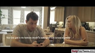 Blond Bailey armastab saada keppis viisil töötlemata Blond Bailey armastab saada keppis viisil töötlemata