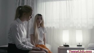 קנזי ריבס האצבעות מלקק אותה עם החברה אנני זוהר כוס קנזי ריבס האצבעות מלקק אותה עם החברה אנני זוהר כוס